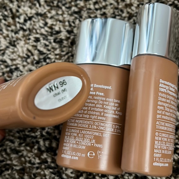 Clinique Even Better Broad Spectrum Makeup, like new - Picture 3 of 3